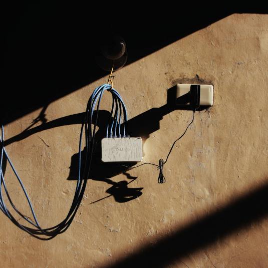 “電壓”究竟是什麼？淺談燈具電壓的重要角色！