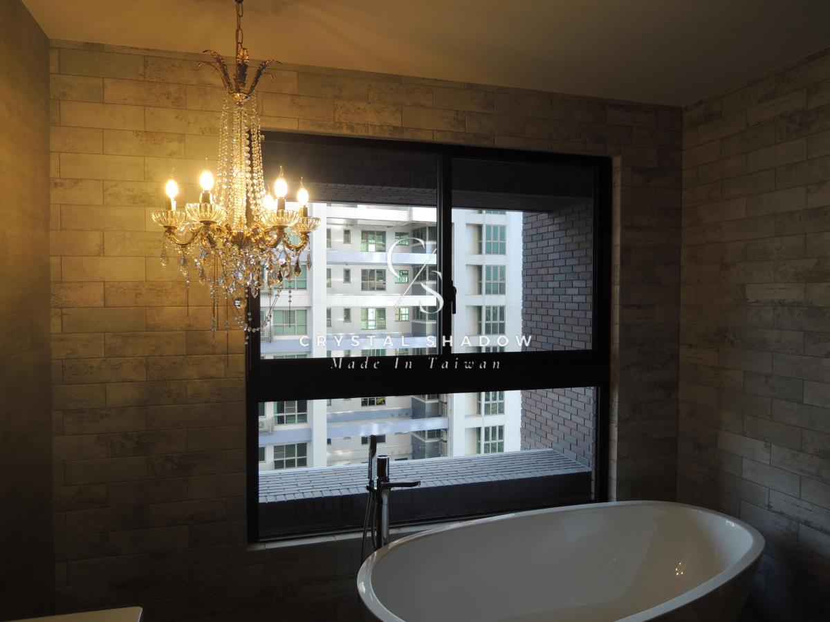 浴室水晶燈，為您的衛浴增添一份華麗與雅緻。