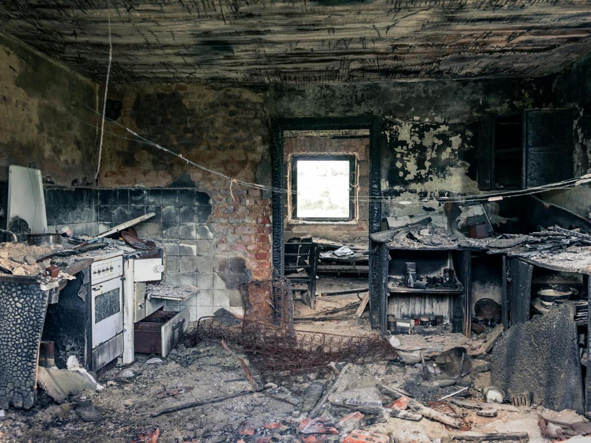 『新聞閒聊』偷減料？餐廳燈2.0單芯線全用1.6款，恐發生電線走火！