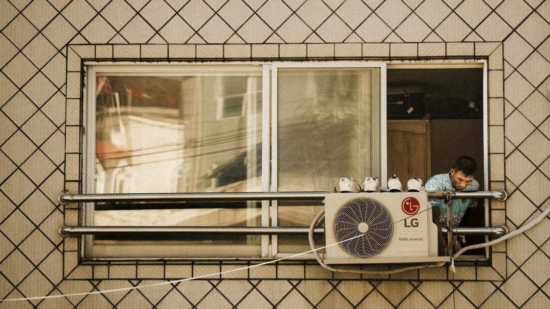 air conditioning on a window