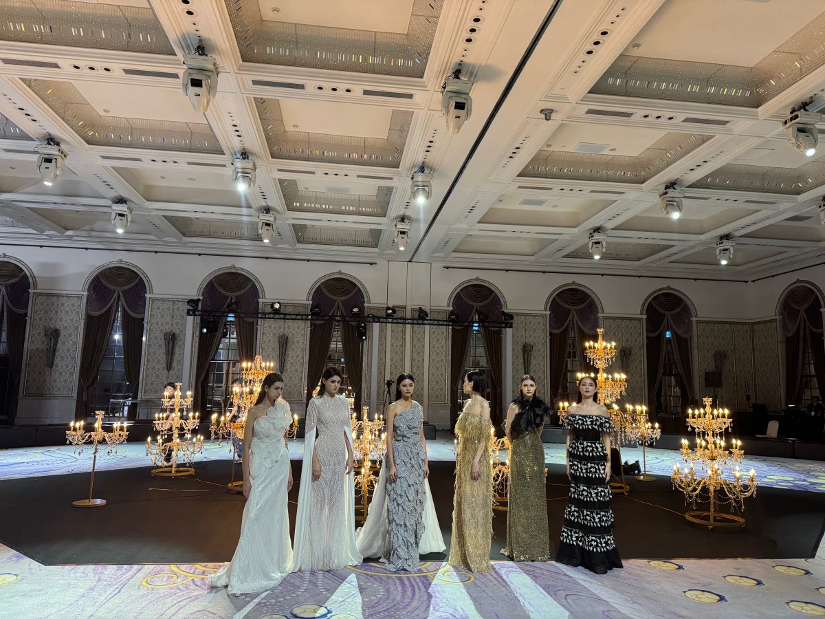 『水晶燈租借』手工婚紗遇見歐式水晶燈，Jasmine Galleria × 洸影水晶燈的文華東方走秀合作