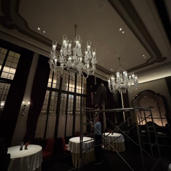 五星級酒店水晶燈怎麼清潔？台北嘉佩樂酒店 PRECIOSA 水晶燈整理工程紀錄